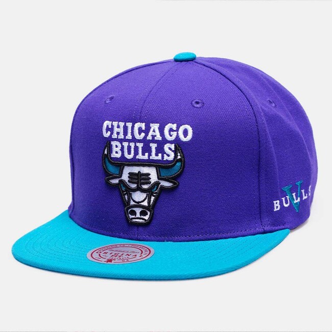 E-shop Mitchell & Ness snapback Chicago Bulls Core V Snapback purple/teal - UNI