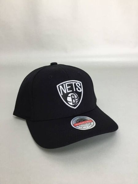 Mitchell & Ness snapback Brooklyn Nets Team Logo High Crown 6 Panel Classic Red Snapback black