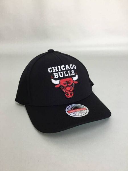 Mitchell & Ness snapback Chicago Bulls Team Logo High Crown 6 Panel Classic Red Snapback black